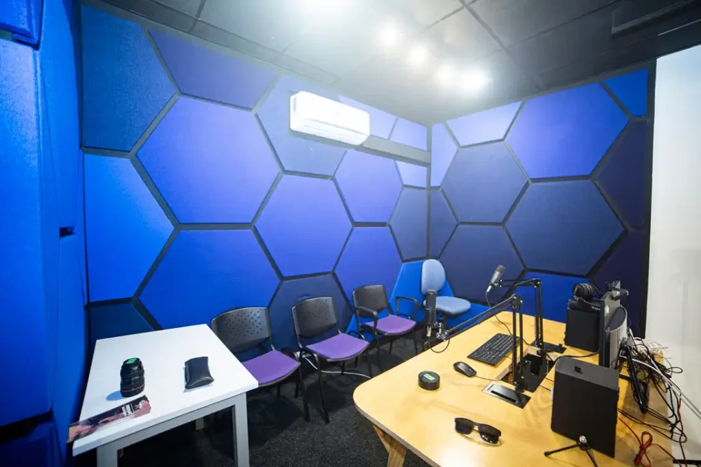 Alquiler de estudio de grabación Bogotá 10 estudio-de-podcast